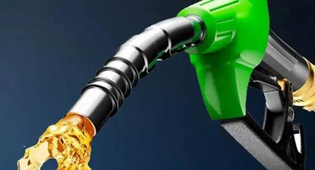 අද (29) මාධ්‍ය රාත්‍රී සිට තෙල් මිල පහළට